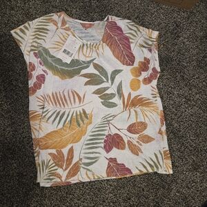 Brand New With Tags XL Iyla Brand Floral Tshirt, Women's.